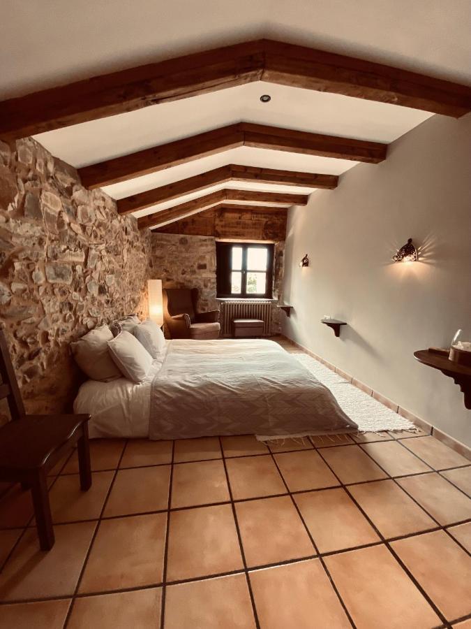The Pilgrim Stone - Vegan B&B Rabanal del Camino Esterno foto