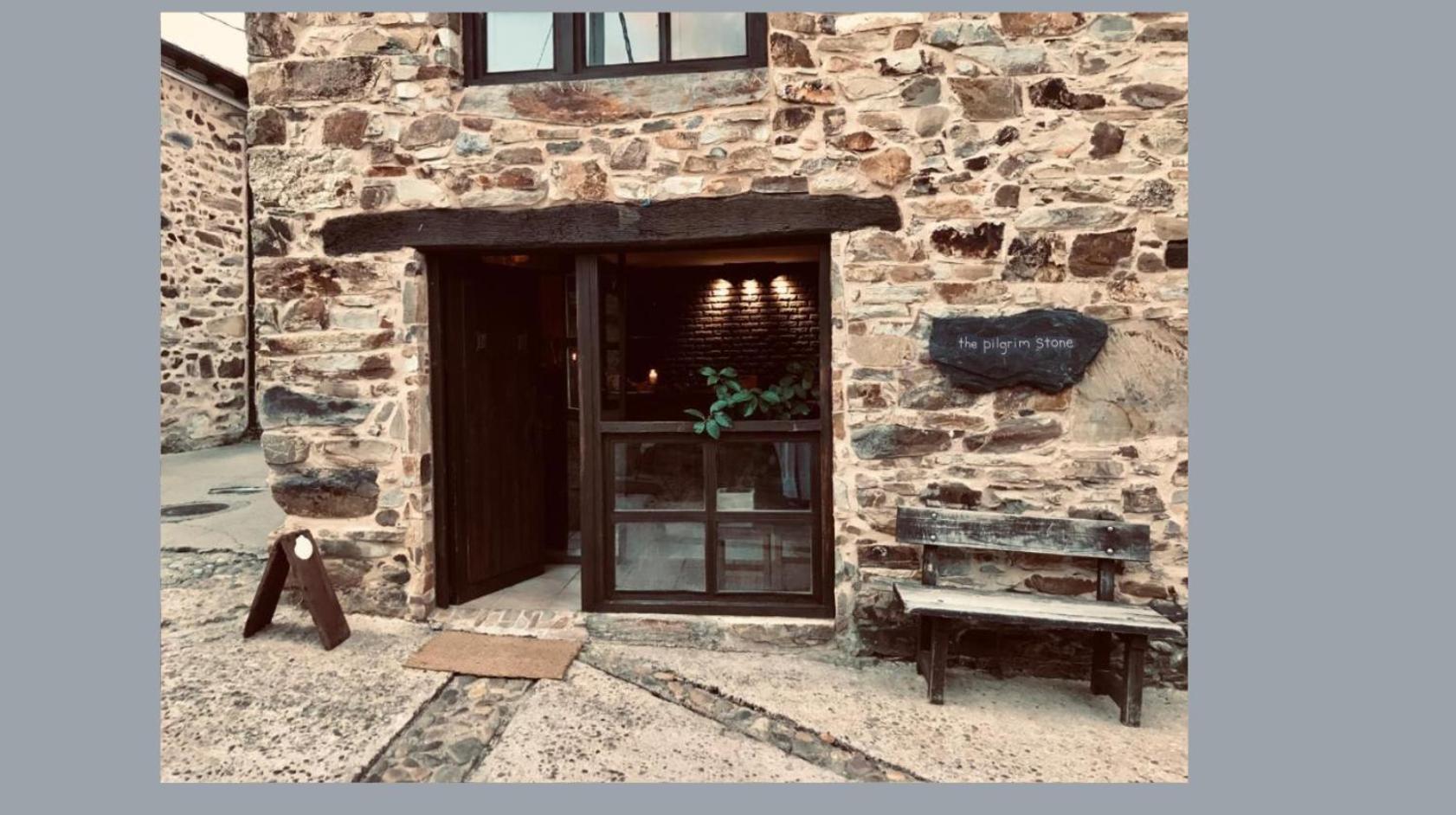 The Pilgrim Stone - Vegan B&B Rabanal del Camino Esterno foto