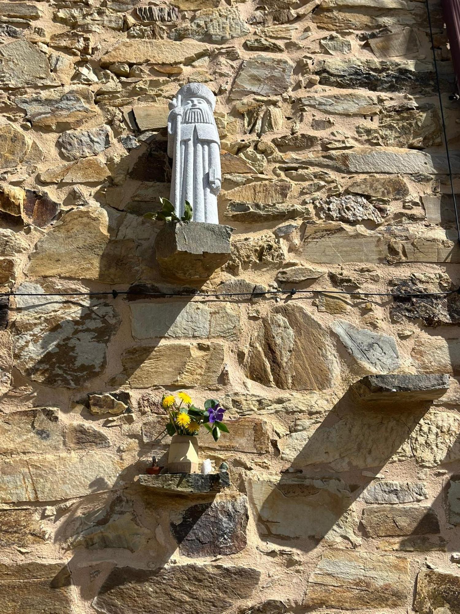 The Pilgrim Stone - Vegan B&B Rabanal del Camino Esterno foto