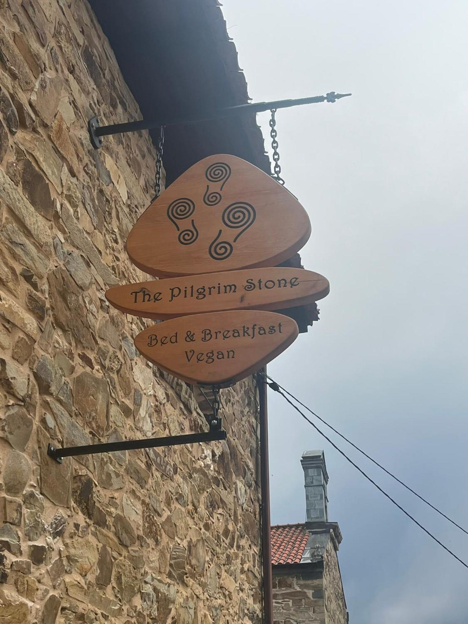 The Pilgrim Stone - Vegan B&B Rabanal del Camino Esterno foto